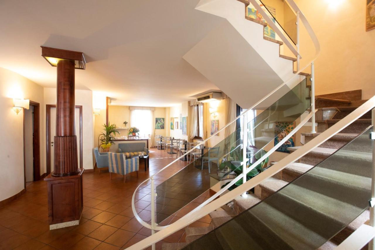 Hotel Arcobaleno Siena Esterno foto