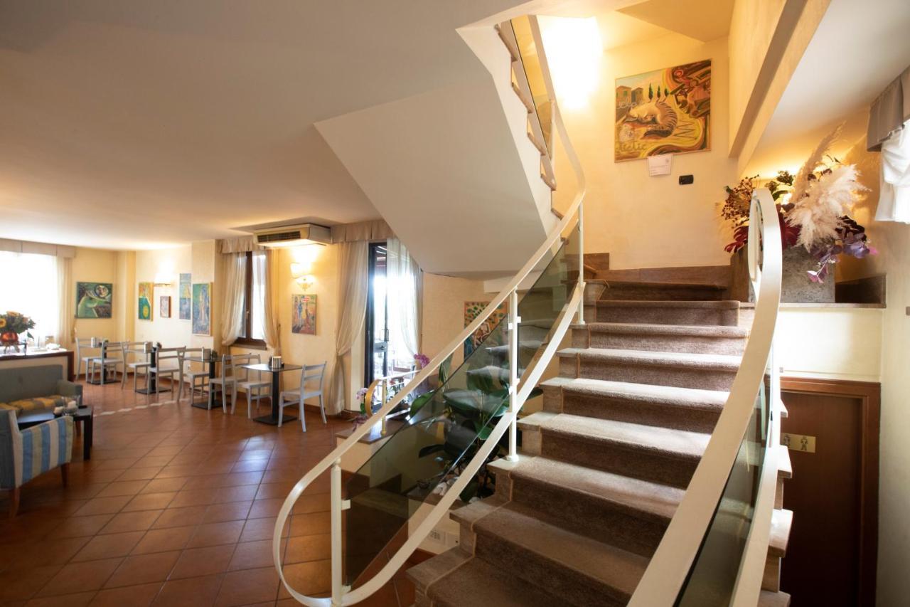 Hotel Arcobaleno Siena Esterno foto