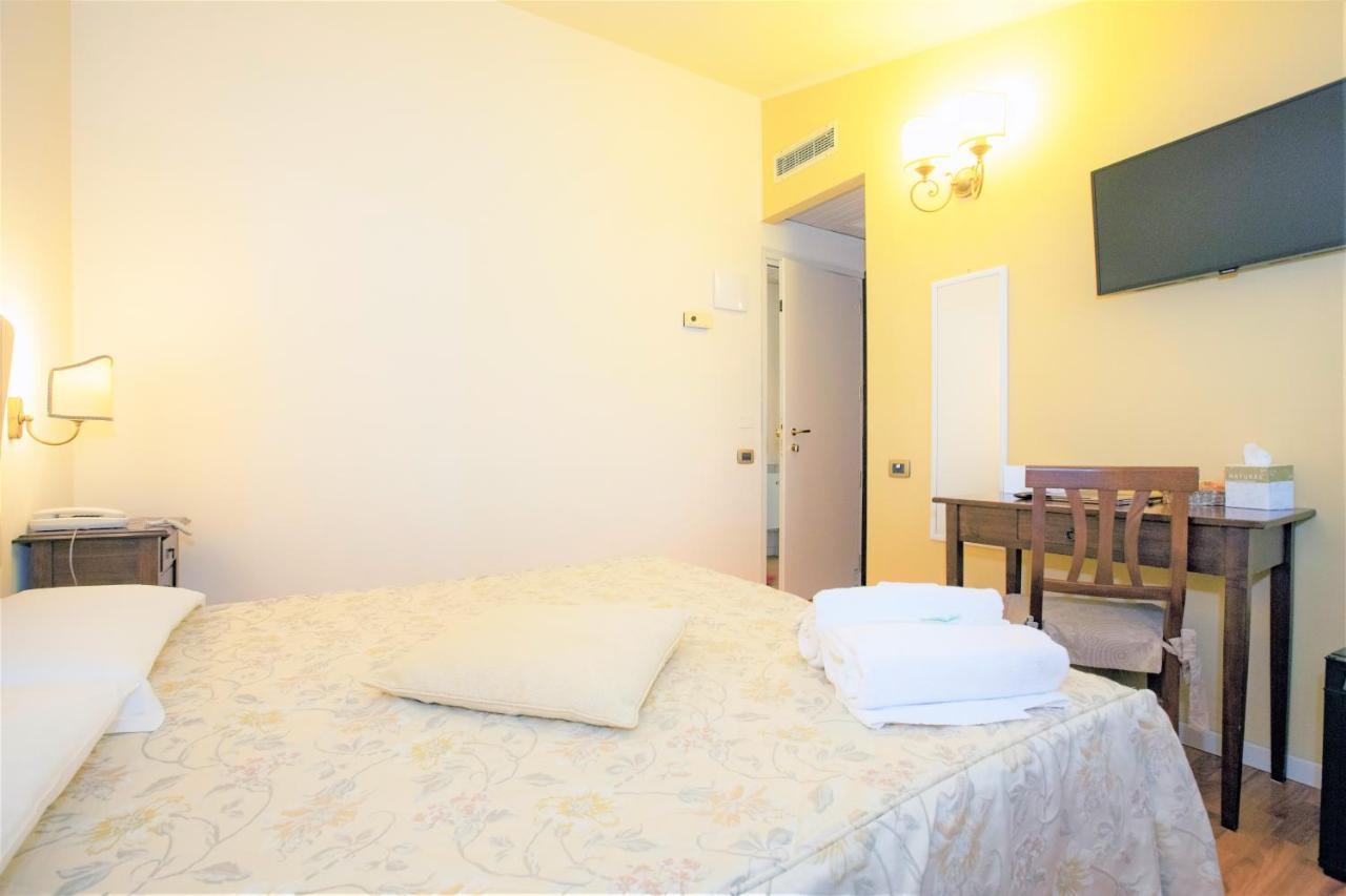 Hotel Arcobaleno Siena Esterno foto