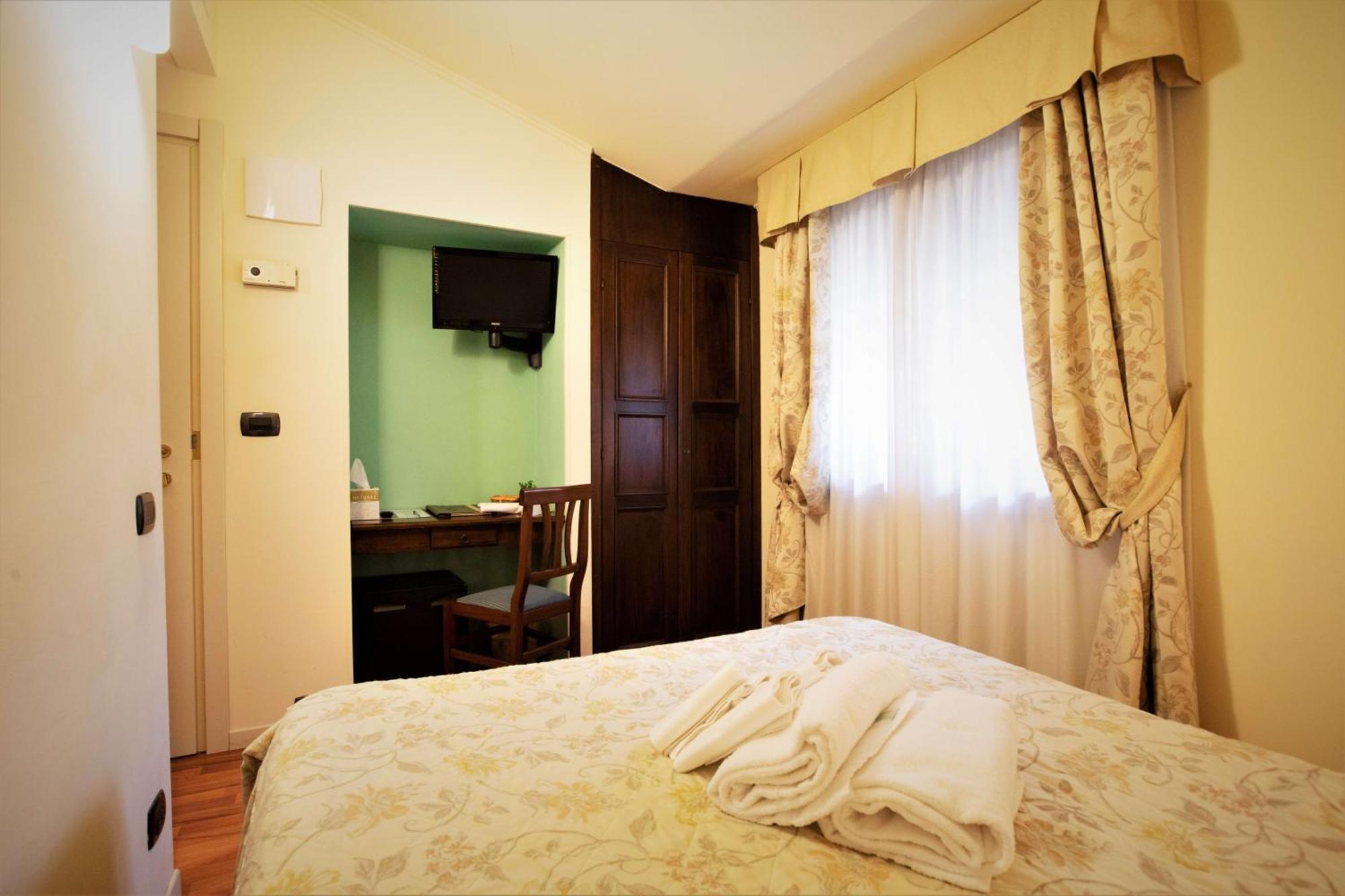 Hotel Arcobaleno Siena Esterno foto
