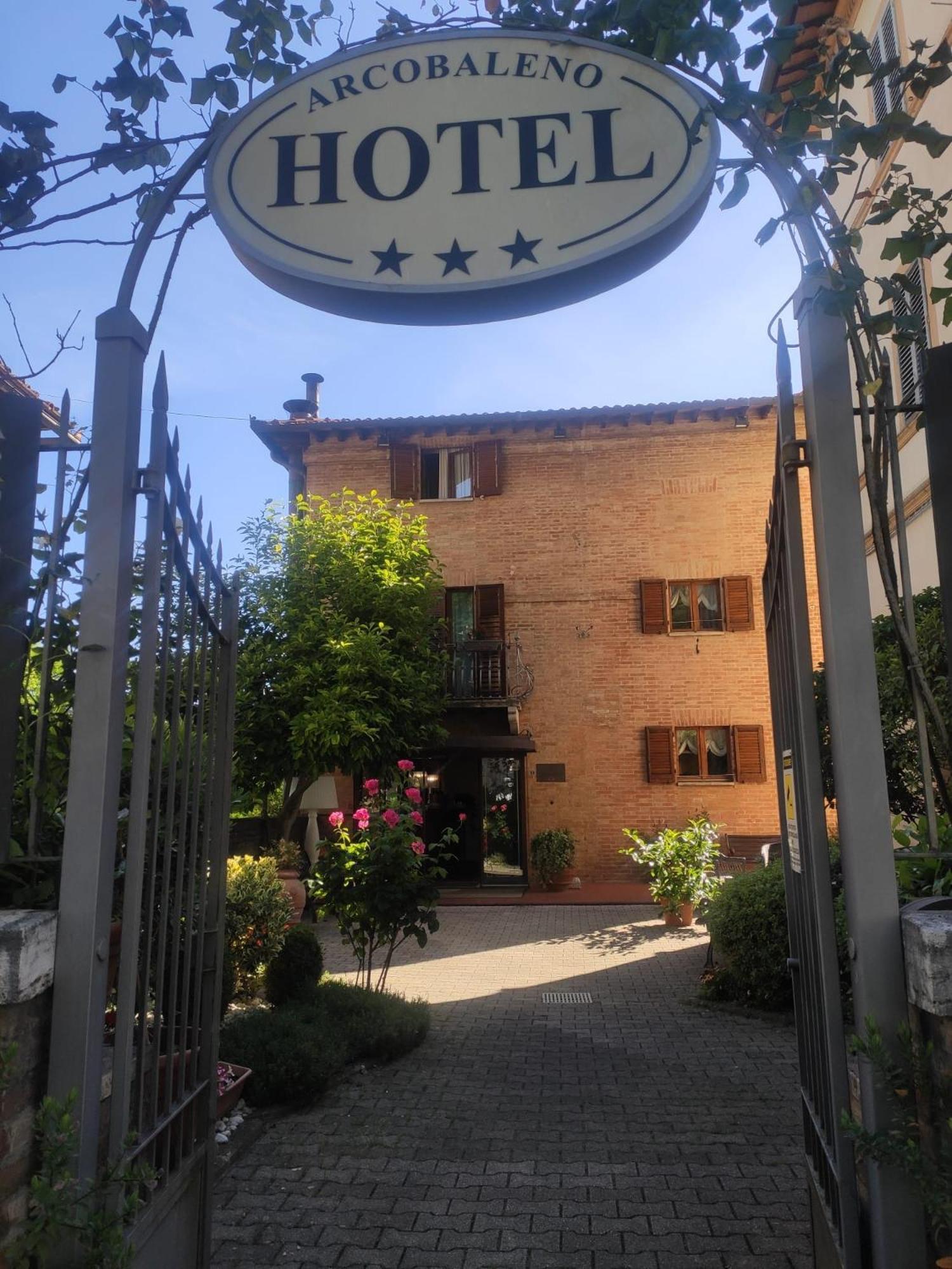 Hotel Arcobaleno Siena Esterno foto
