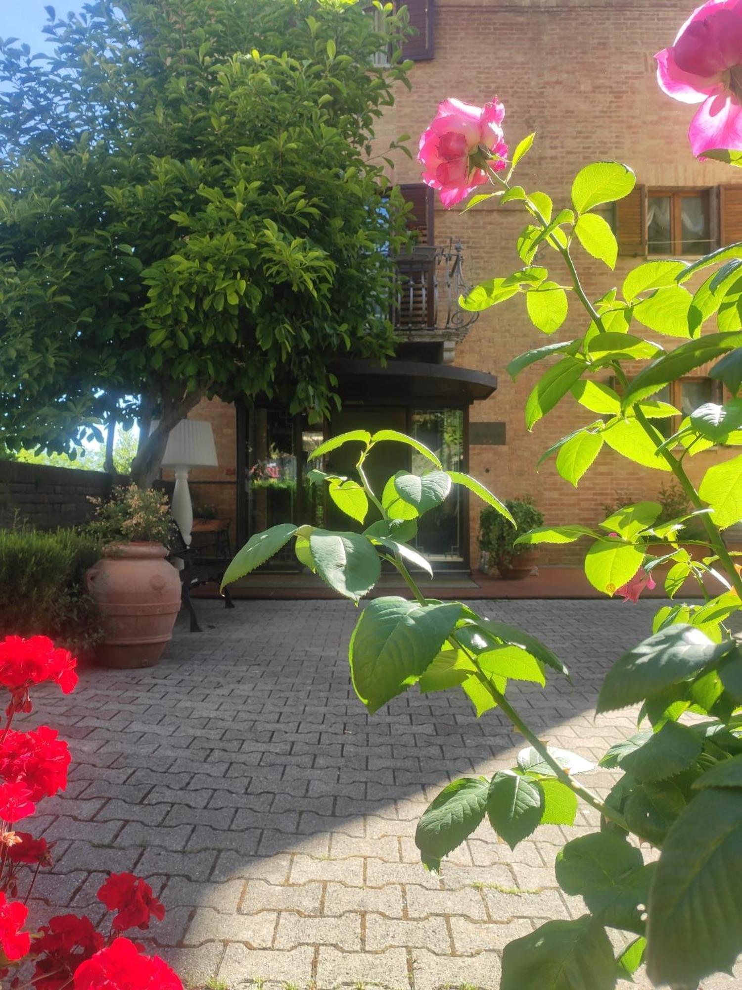 Hotel Arcobaleno Siena Esterno foto