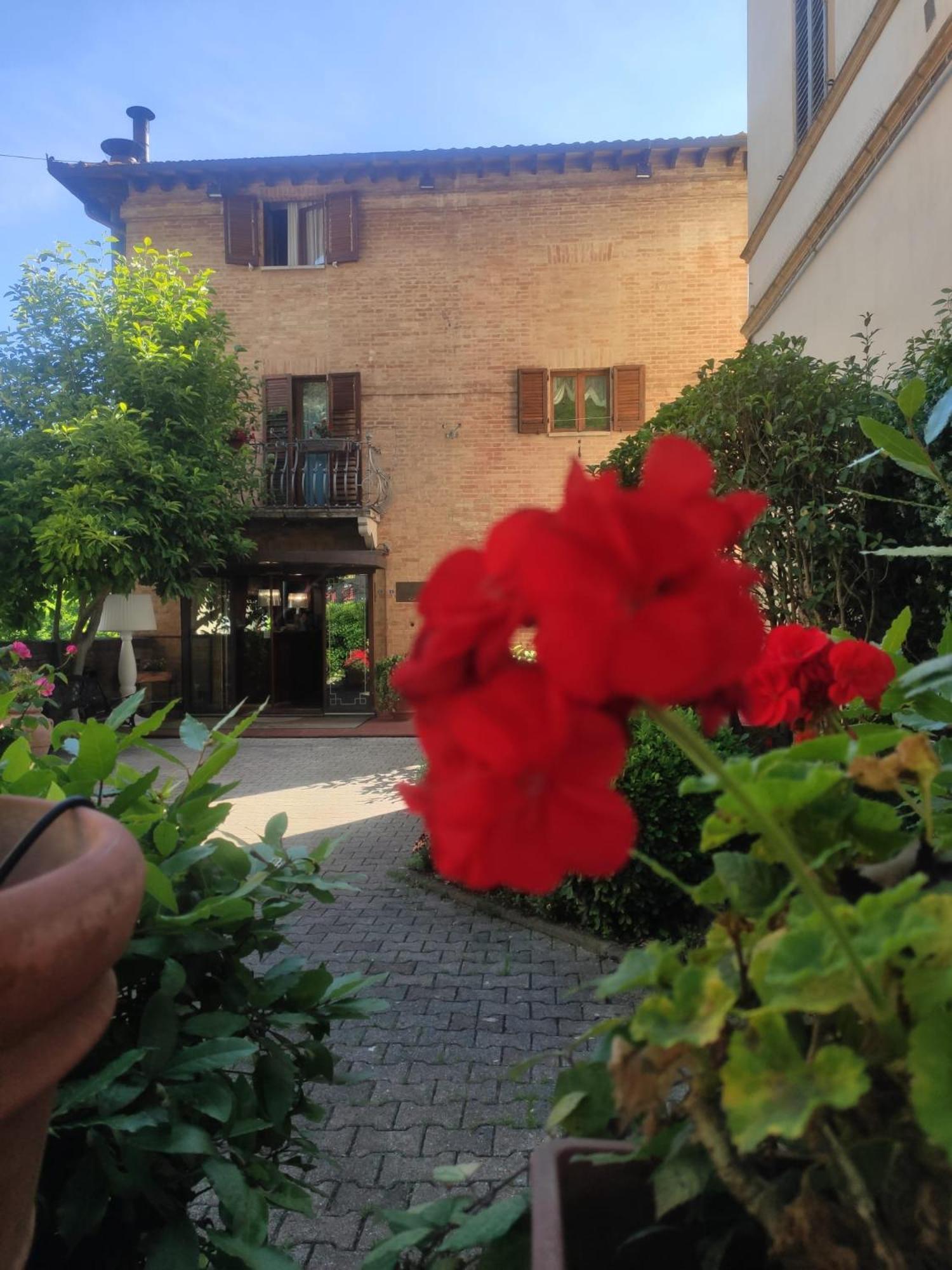 Hotel Arcobaleno Siena Esterno foto