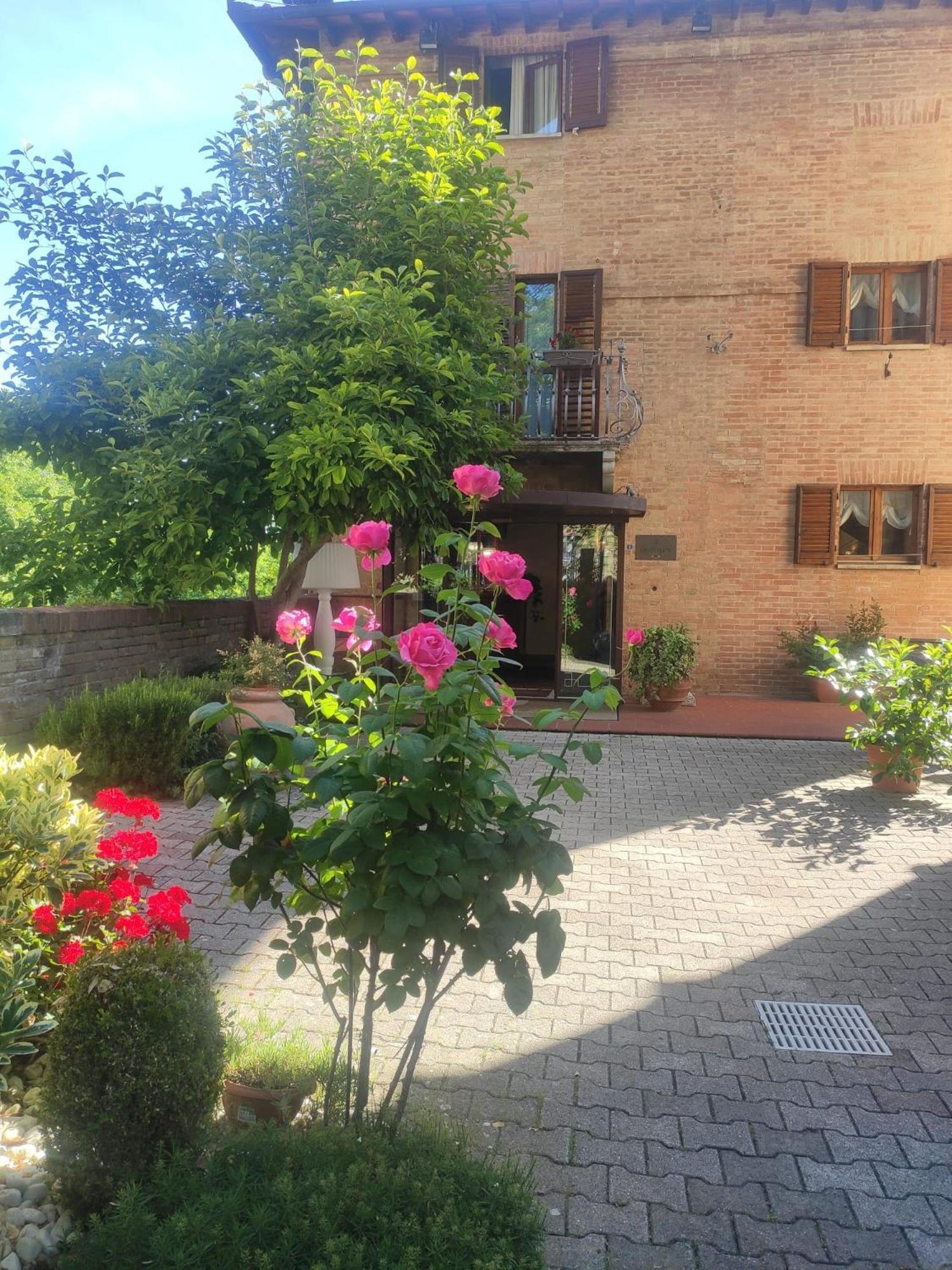 Hotel Arcobaleno Siena Esterno foto